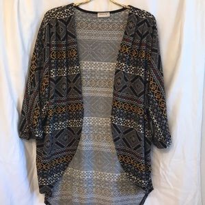 Women’s printed cardigan.